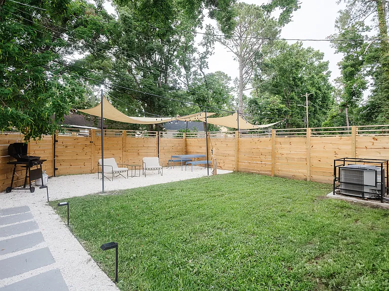 1126 E 55th St #1126 — Photo 18