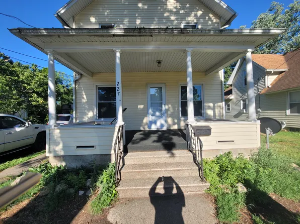 227 N Dwight St #1, Jackson, MI 49202