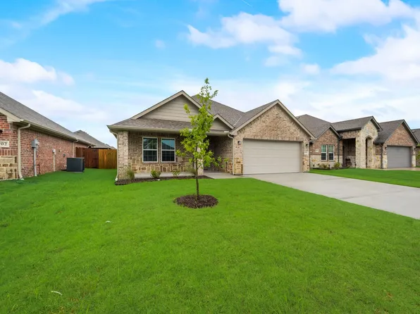 808 Hardaway Dr, Greenville, TX 75402