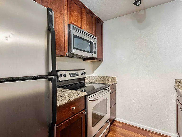 13426 Greenwood Ave N #306 — Photo 10