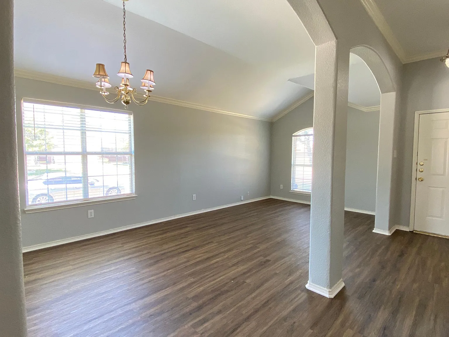 4 bed, 2236 sqft, $2,500 — Photo 3