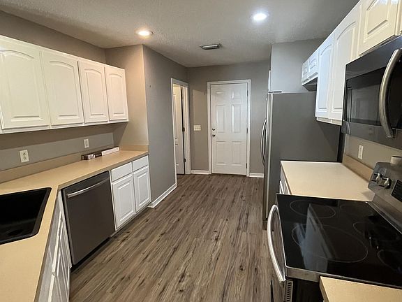 3rd image of 1861 Brick Cir