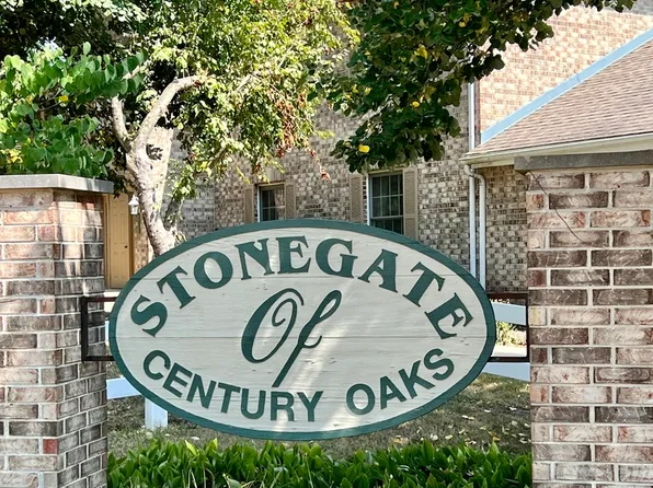1950 Matthew Ct Unit D, Elgin, IL 60123