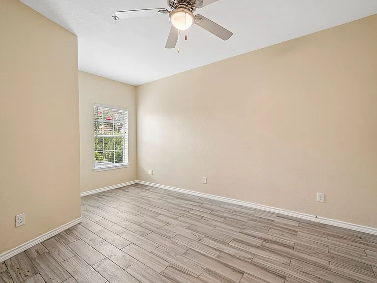 La Marquesa Apartments — Photo 78