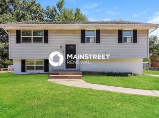 193 Lee Dr, Liberty, MO 64068