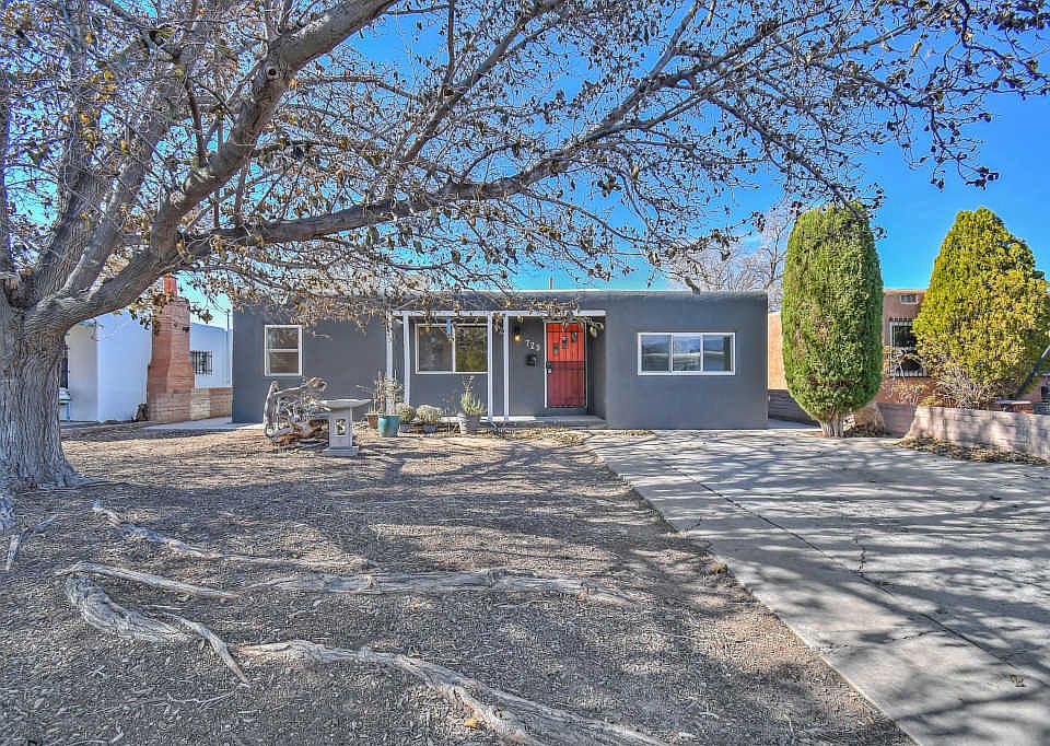 1st image of 729 Cardenas Dr SE
