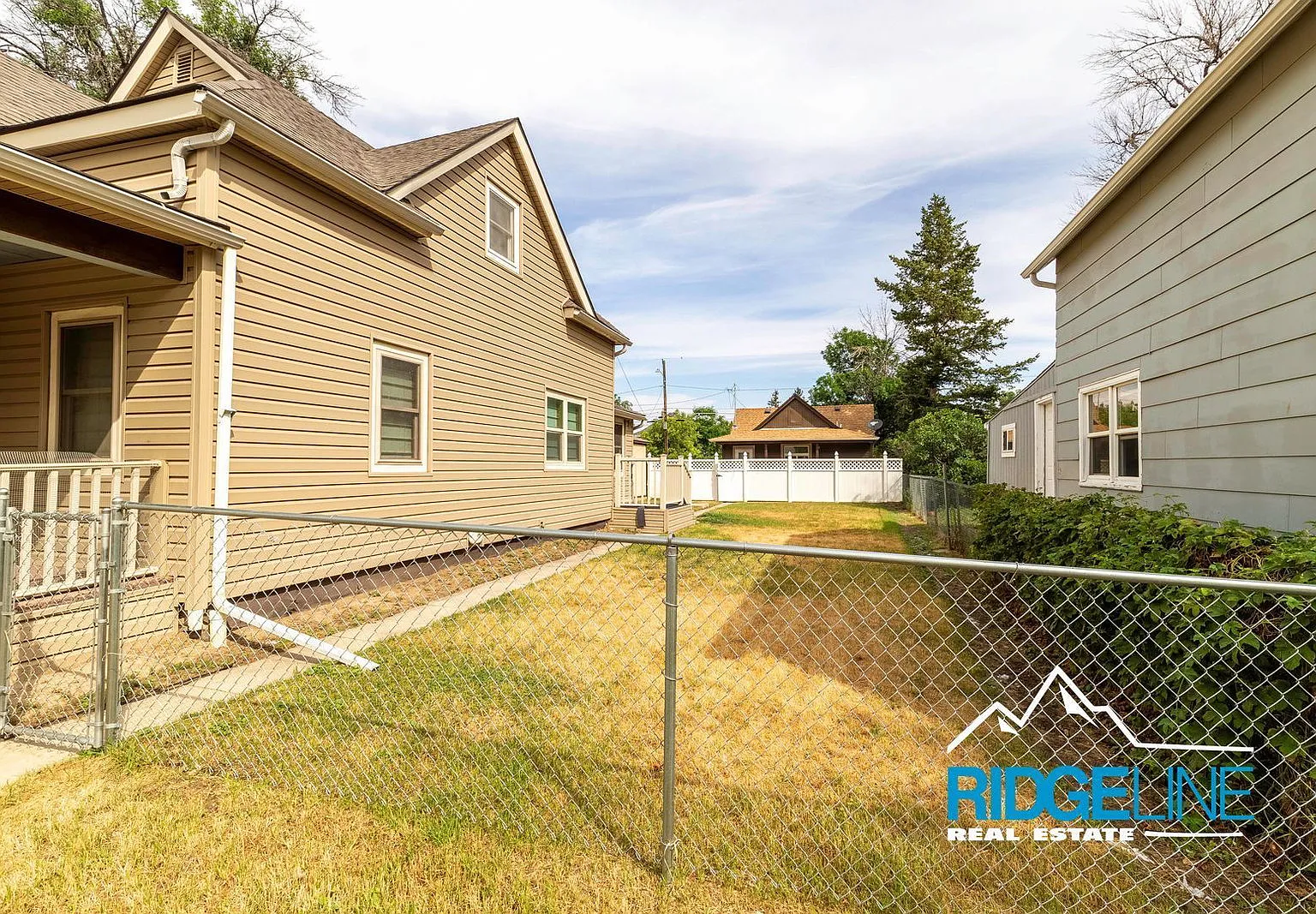 3 bed, 2.0 bath, 1980 sqft, $1,895 — Photo 3