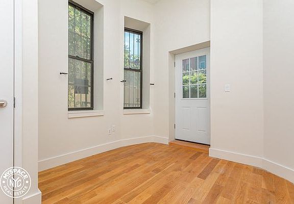 3rd image of 410 Gates Ave #4G