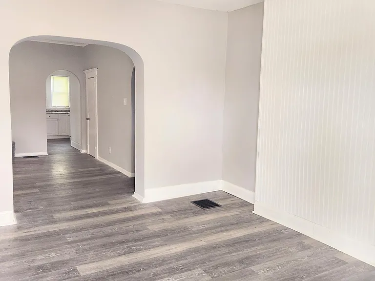 1455 E Mound St — Photo 5