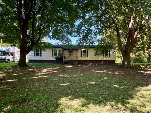 13820 N Adams Rd, Addison, MI 49220