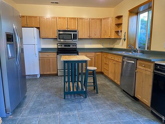4th image of 8 Valleyview Dr