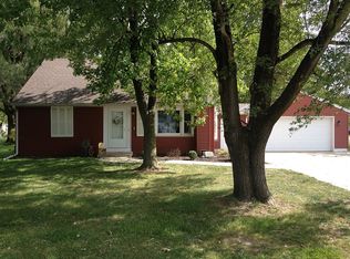 216 White St, Congerville, IL 61729