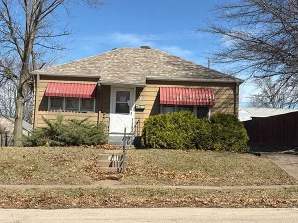 2510 Oak St, Bettendorf, IA 52722