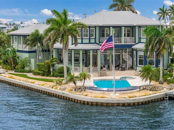 522 Bayview Dr, Holmes Beach, FL 34217