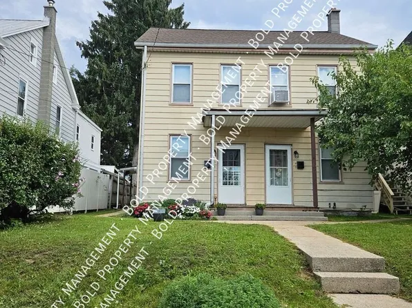 31 1/2 W Maple St, Lebanon, PA 17046