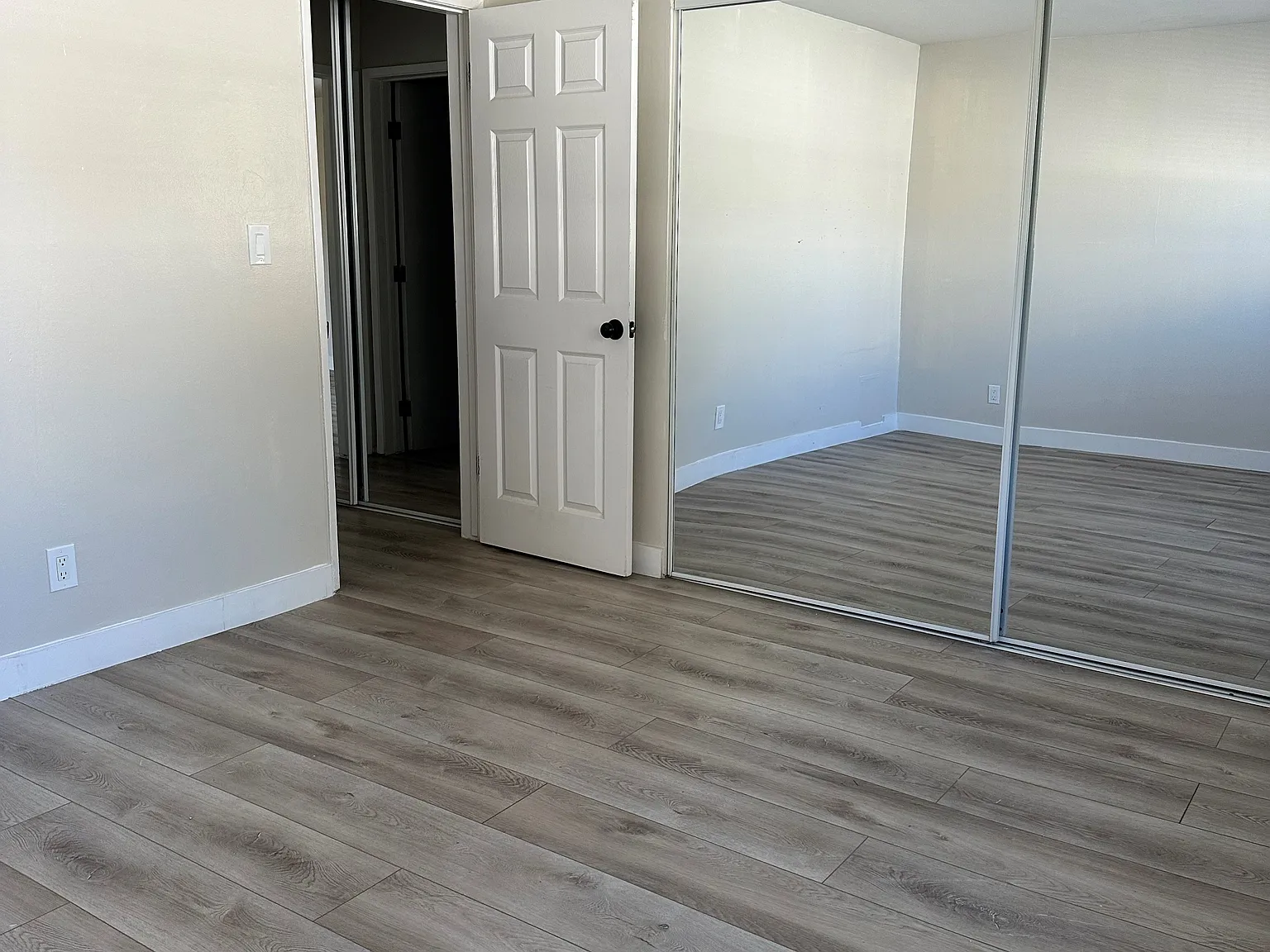 1 bed, 600 sqft, $1,800 — Photo 2