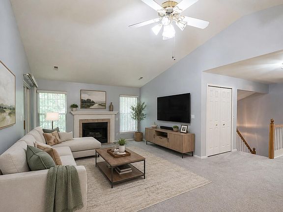 3rd image of 44770 Marigold Dr