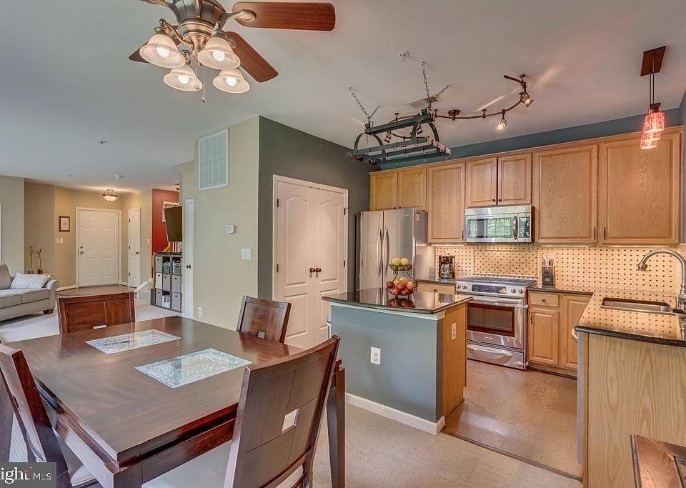 1st image of 5090 Donovan Dr #449