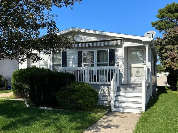 417 Maplehurst Court, Whiting, NJ 08759