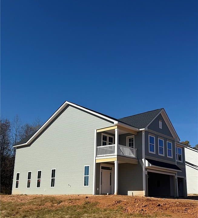 2nd image of 119 Starhaven Ct