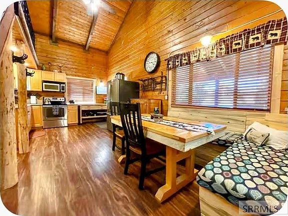 4th image of 4190 N Big Springs Loop Rd