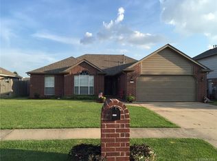 10904 E 120th Ct N, Collinsville, OK 74021