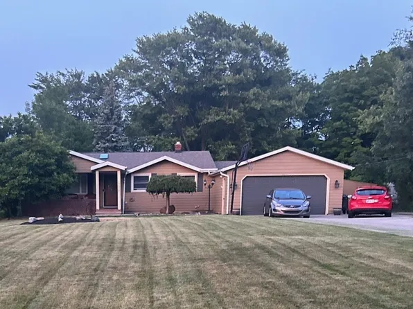 15379 Carol Dr, Strongsville, OH 44136
