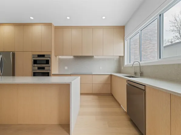 14037 104th Ave NW, Edmonton, AB T5N 0W7