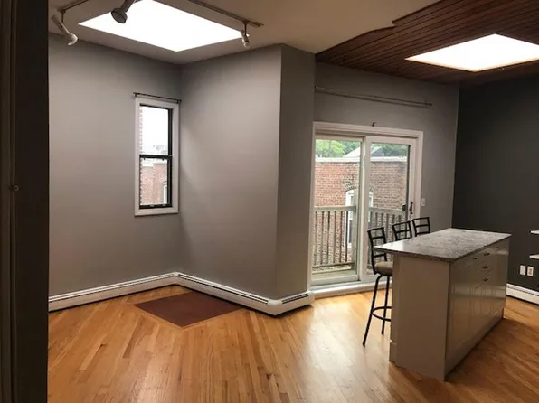 390 Riverway APT 23, Boston, MA 02115