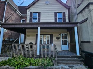 537 3rd St FLOOR 2, Pitcairn, PA 15140