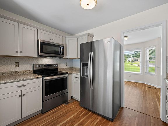5th image of 5526 Twin Oaks Dr