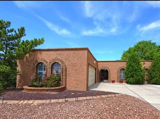 735 Espolon Dr, El Paso, TX 79912