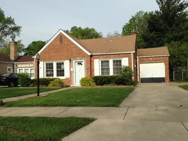 4432 Grace St photo 1