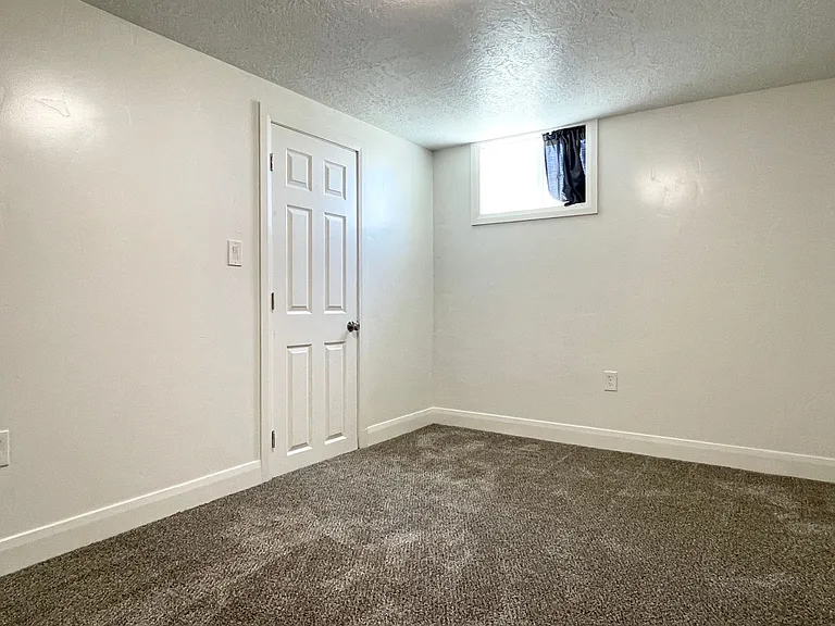 2568 S. 1700 E. — Photo 14
