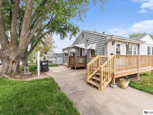 4880 S 51st St, Omaha, NE 68117
