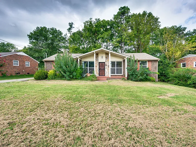 5409 Country Dr — Photo 2
