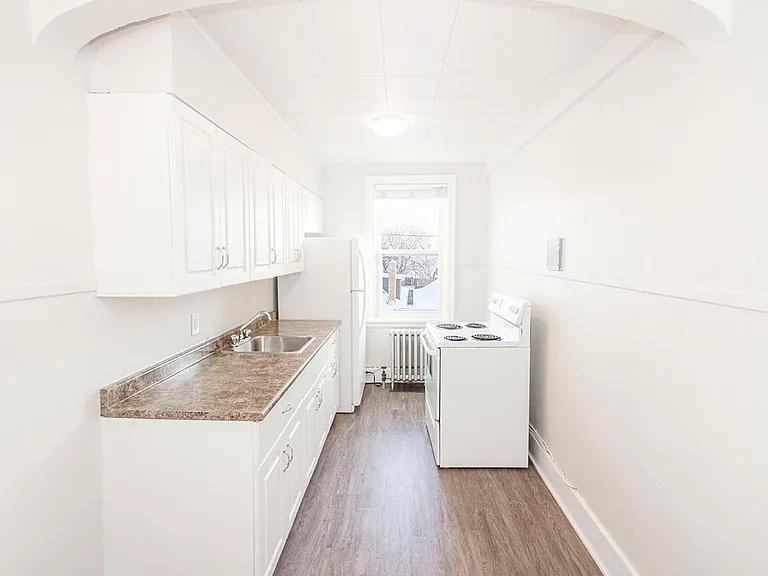 129 Lenore St #16 — Photo 19