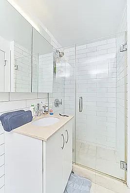 5th image of 120 E 4th St APT 1B