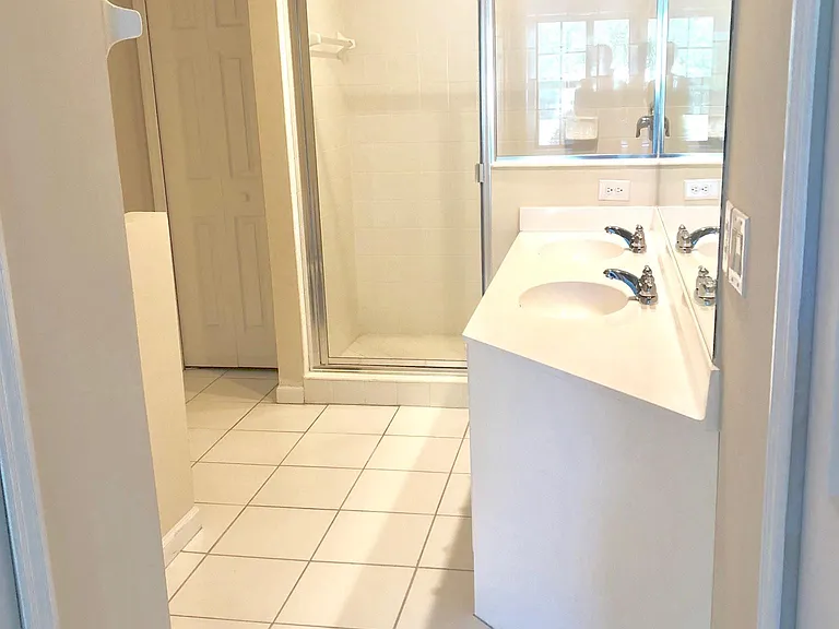 405 La Travesia Flora St #101 — Photo 7
