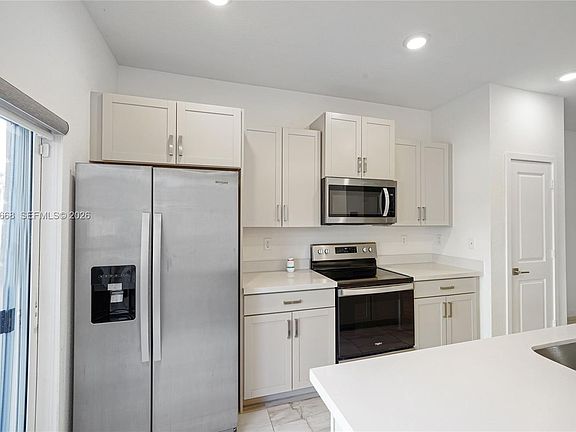 5th image of 767 SE 18th St