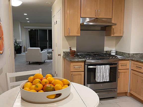 5th image of 131 Ascot Ct APT 2