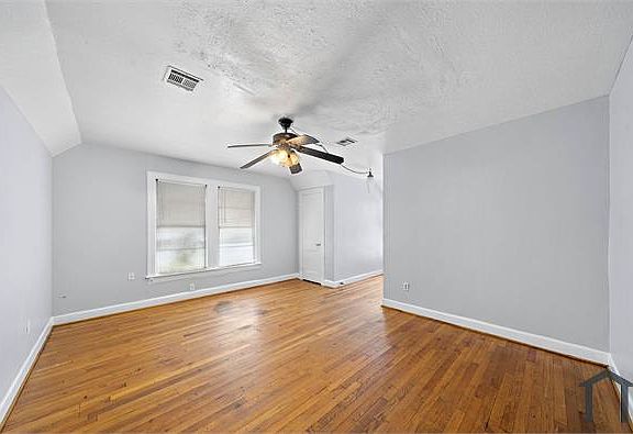 4th image of 415 W Pearce St