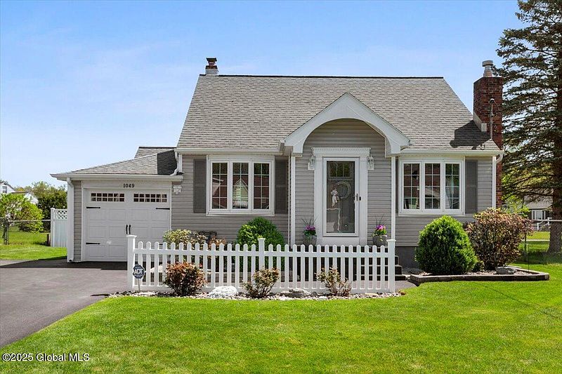 3rd image of 1049 Eugene Drive