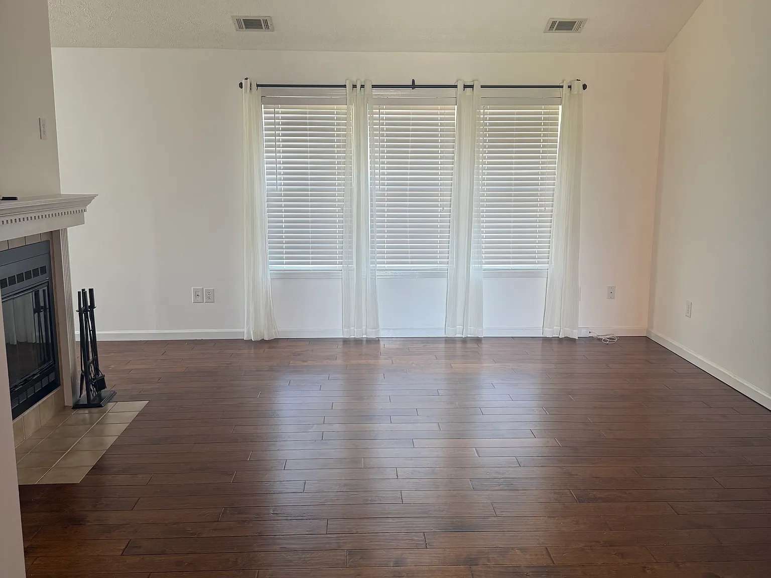 3 bed, 1414 sqft, $2,000 — Photo 3