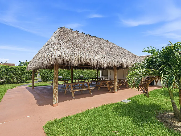 5284 Breadfruit Cir — Photo 42