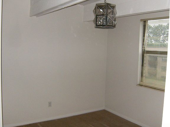 2nd image of 4326 Villa Dr Unit 9