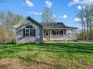1256 Mountain Cut Rd, Appomattox, VA 24522