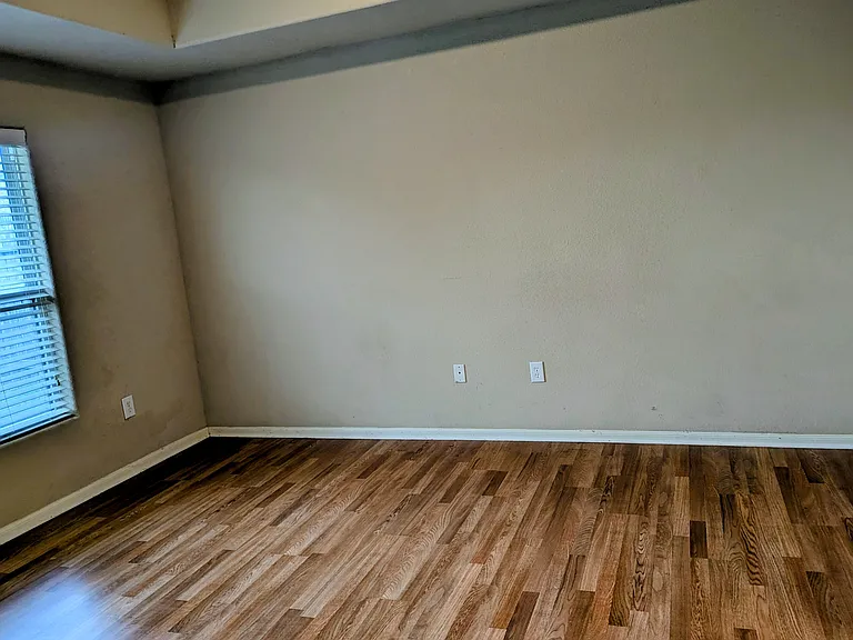 325 Pacific Dr — Photo 17