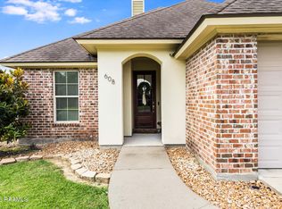 608 Braxton Dr, Youngsville, LA 70592