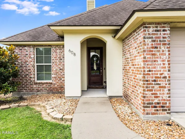 608 Braxton Dr, Youngsville, LA 70592
